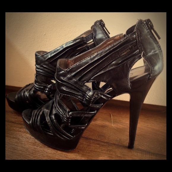 Carlos Santana Strappy Black Leather Spiked Heels