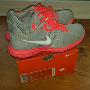 Nike Womens Sneaker
