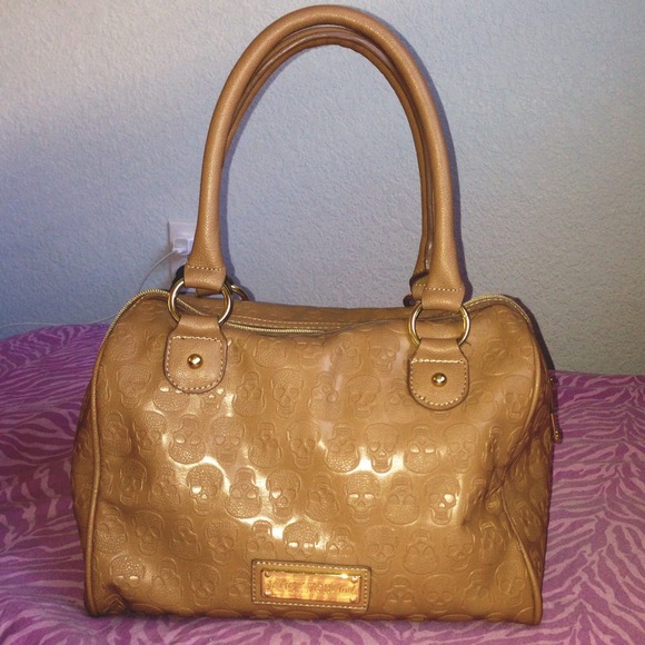 🚫SOLD🚫Betsey Johnson Skull Purse