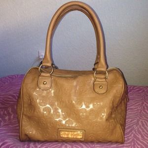 🚫SOLD🚫Betsey Johnson Skull Purse