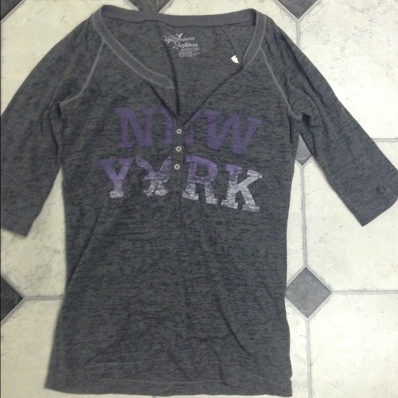 3/4 sleeve gray American eagle shirt