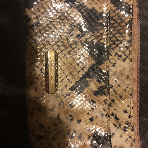 B Mackowsky cream and Python bag - Picture 2 of 4