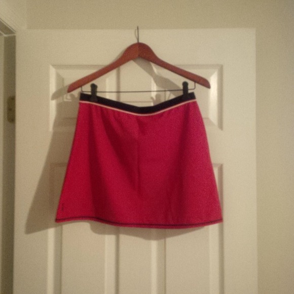 Tail skirt