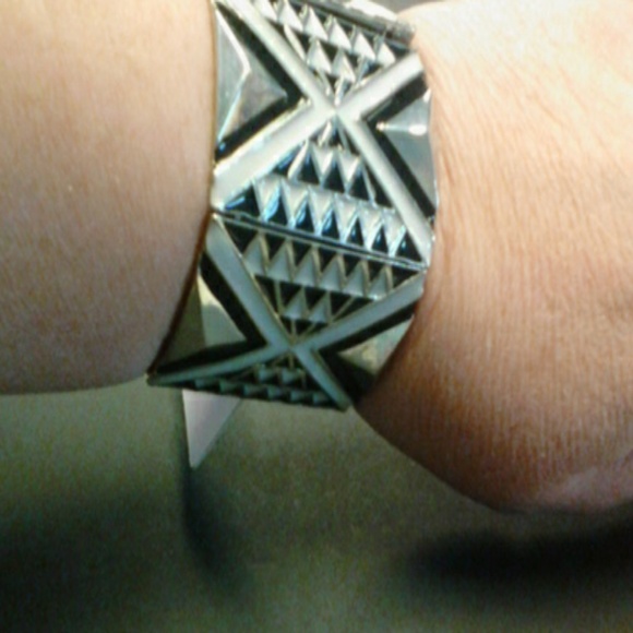Bracelet - Picture 4 of 4