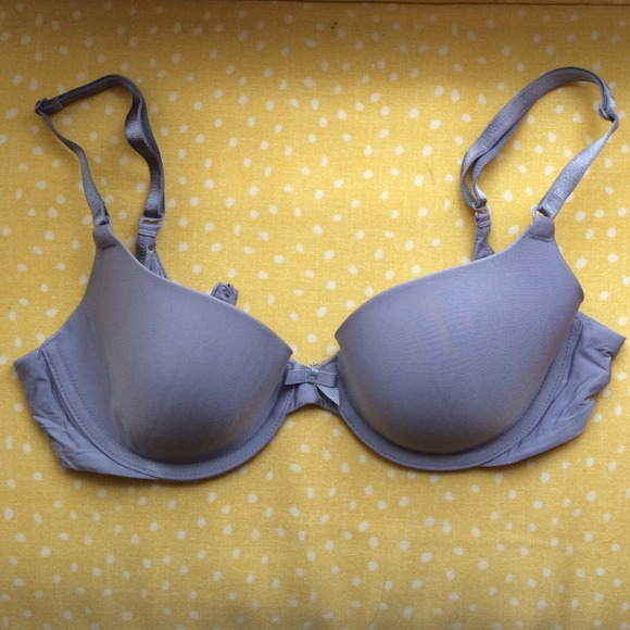 Victoria's Secret lightly lined 32c WANT TO TRADE - Picture 1 of 2