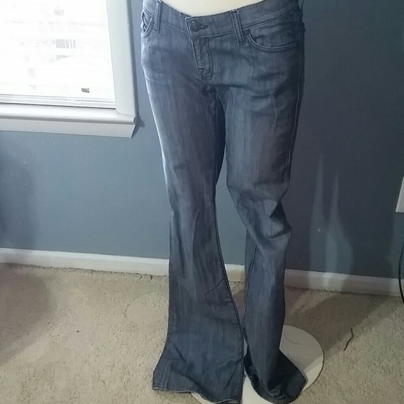AWESOME PAIR OF ROCK AND REPUBLIC JEANS SZ 27