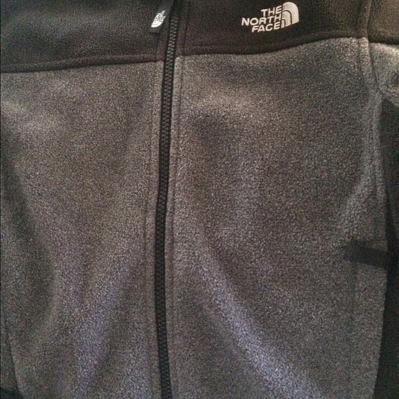 Bundle Authentic Northface jacket for boys.