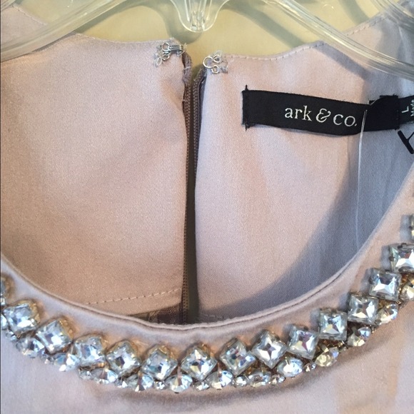 βSOLD IN BUNDLEβπ2XHPπ Nude Peplum Dress - Picture 2 of 4