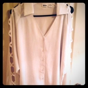 UNIQUE DRESS SHIRT WITH SLITS IN THE SLEEVE