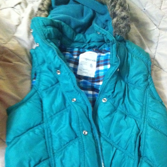Aeropostale puffy vest - size XL
