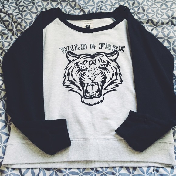 Cotton On Sweaters - [Sold in bundle ]Cotton On Tiger Sweatshirt