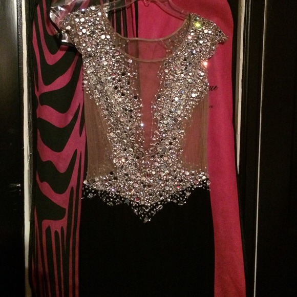 Elegant black and silver Jovani Evening Gown - Picture 3 of 4