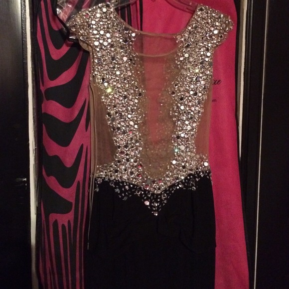 Elegant black and silver Jovani Evening Gown - Picture 4 of 4