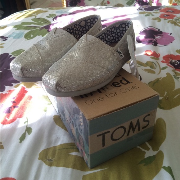 BRAND NEW Silver Sparkly Toms