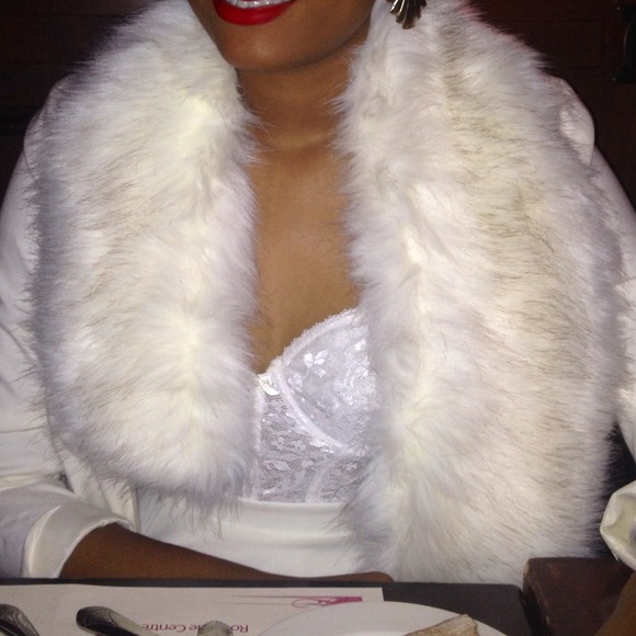 White cream faux fur shawl