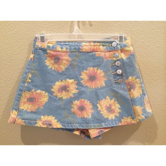 UO sunflower print skort