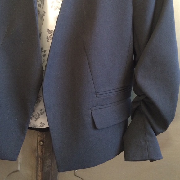 H&M Scrunch Sleeve Blazer - Picture 2 of 4