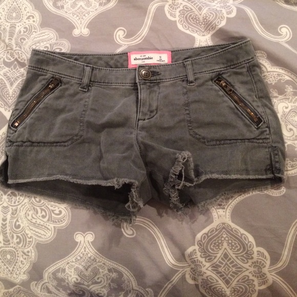 Abercrombie army shorts size 12 NEW without tags!