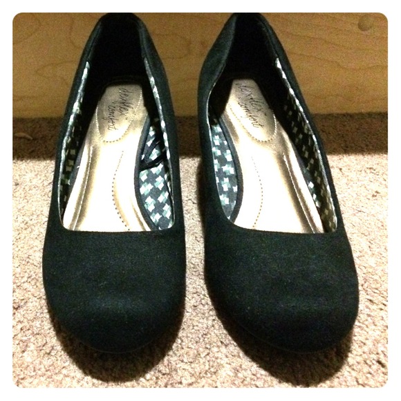 Black Wedge
