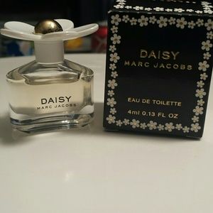 Daisy by Marc Jacobs perfume