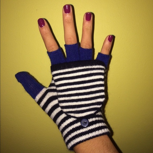 Mittens - Picture 3 of 3