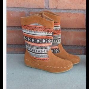 Aztec print blanket boot