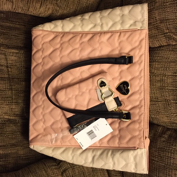 Betsy Johnson of tote and wristlets set. Blush. - Picture 2 of 4