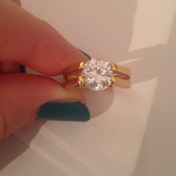 Diamond gold ring - Picture 3 of 3