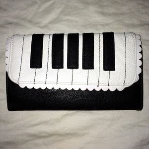 Betsey Johnson Cute Piano Wallet