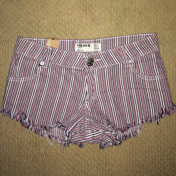 ❌SOLD❌NEVER WORN Cotton On Striped Shorts👌