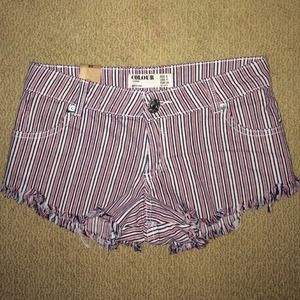 ❌SOLD❌NEVER WORN Cotton On Striped Shorts👌