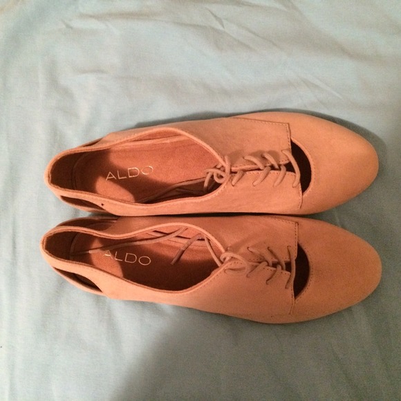 Aldo women shoes flats size 7.5 beige