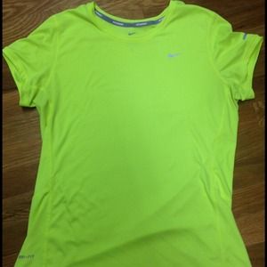 Nike dry fit top size L