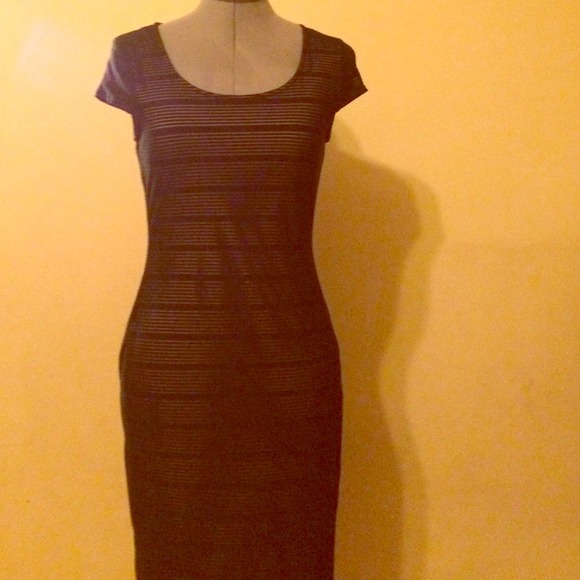 🌟NWT🌟Dorothy Perkins black Bodycon midi dress.