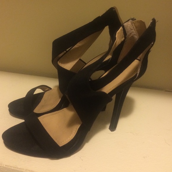 Crisscross stiletto sandals - Picture 2 of 4