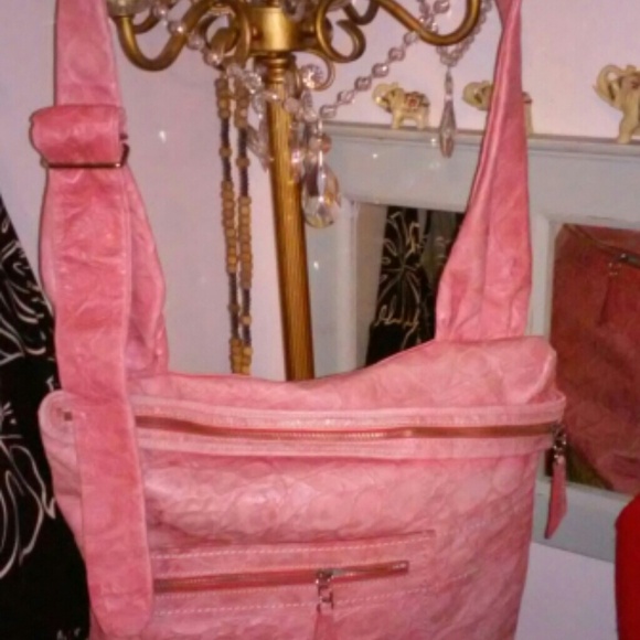 Cross body hand bag.