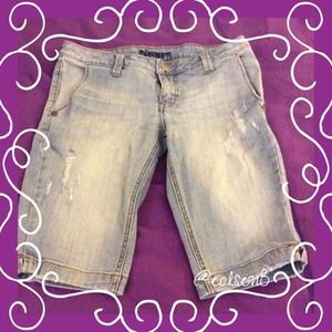 Light Wash Short Capris