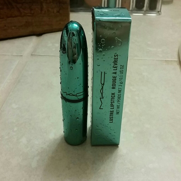 MAC Alluring Aquatic Lipstick