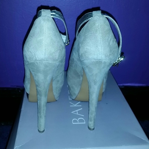 Nude/Gold PLatforms with grip included - Picture 2 of 3