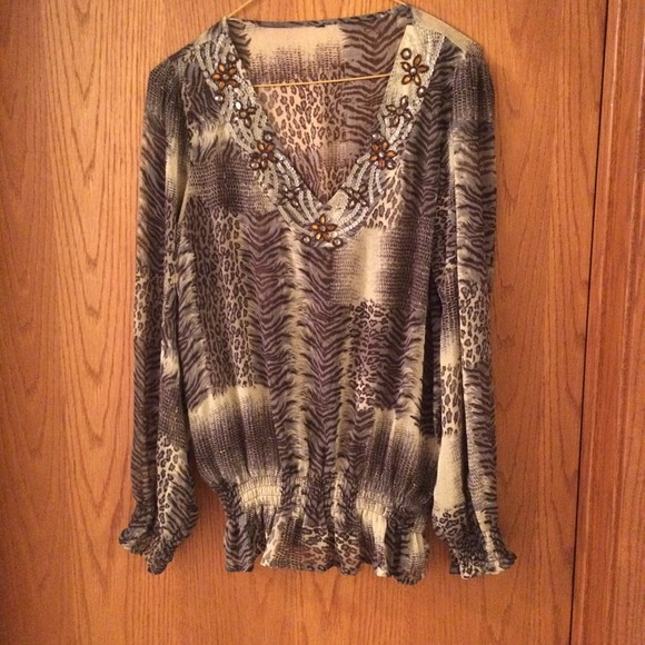 Women blouse medium brown and green