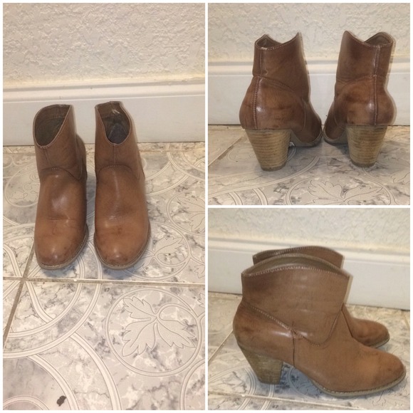 Ankle high woman cowboy boot