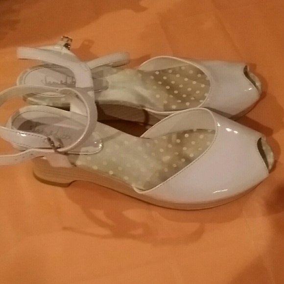 Pink girls shoes