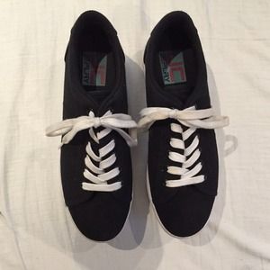 Sorry, I will clean them before shipping!!!