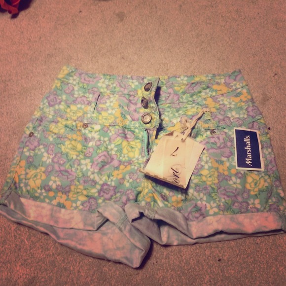 Floral high waisted shorts