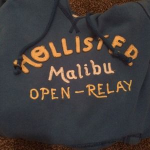 Hollister sweat shirt