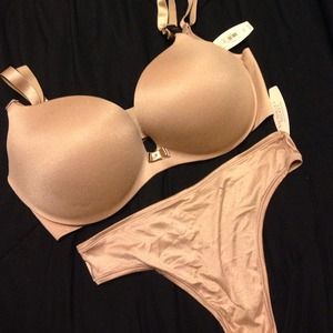 🚫SOLD🚫 Victoria's Secret bra and panty set