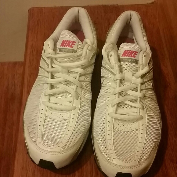 le scarpe nike shox turbo vii donne in scarpe da ginnastica poshmark le scarpe nike shox turbo vii donne in scarpe da ginnastica poshmark