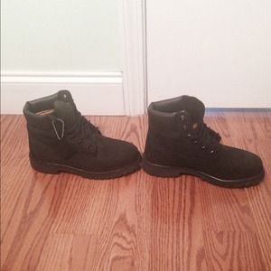 Black timberlands excellent condition!