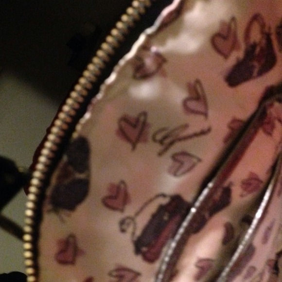 FRIDAY SALE😍😍 BRAND NEW GUESS BLACK BAG. - Picture 4 of 4