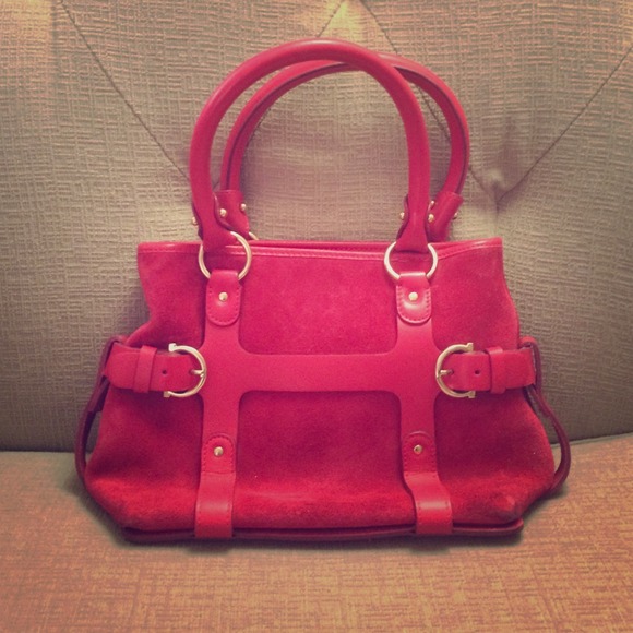 This Ferragamo bag is a great size!